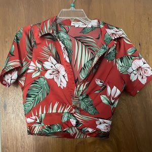 Hawaiian print knot-front satin crop top
